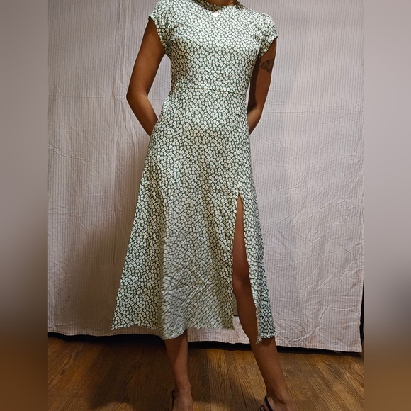 Floral Print Summer Midi Dress - Picture 2 of 8